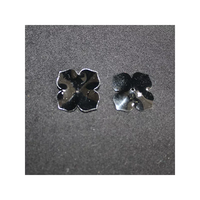 E5188 Shiny Black Flower
