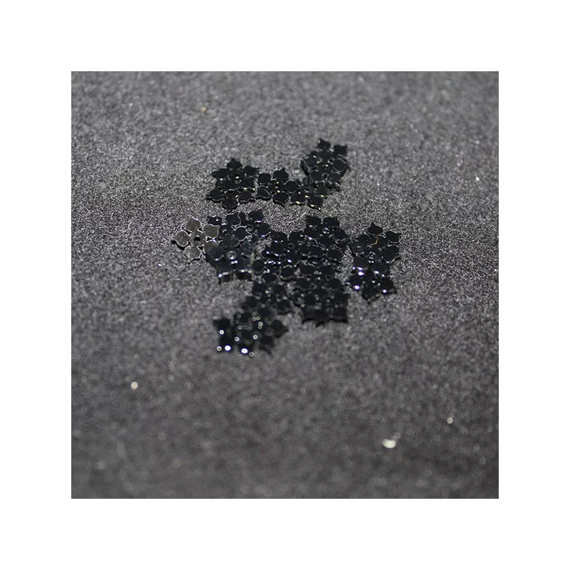 Petite Fleur Noire Brillante