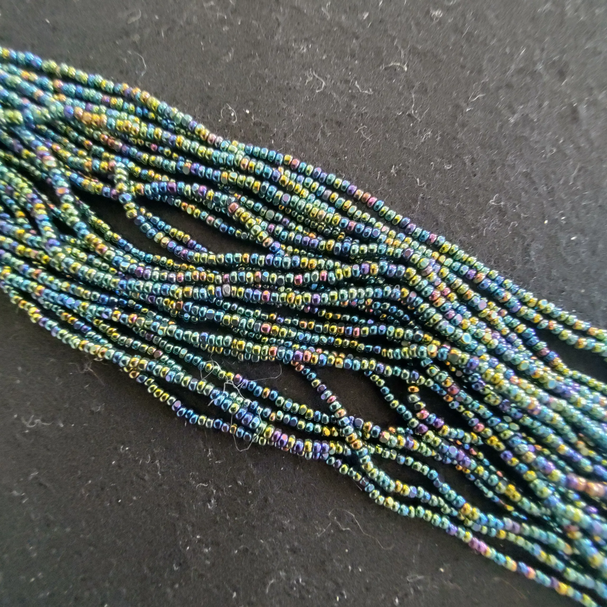Perles charlotte pétrole 59155/13