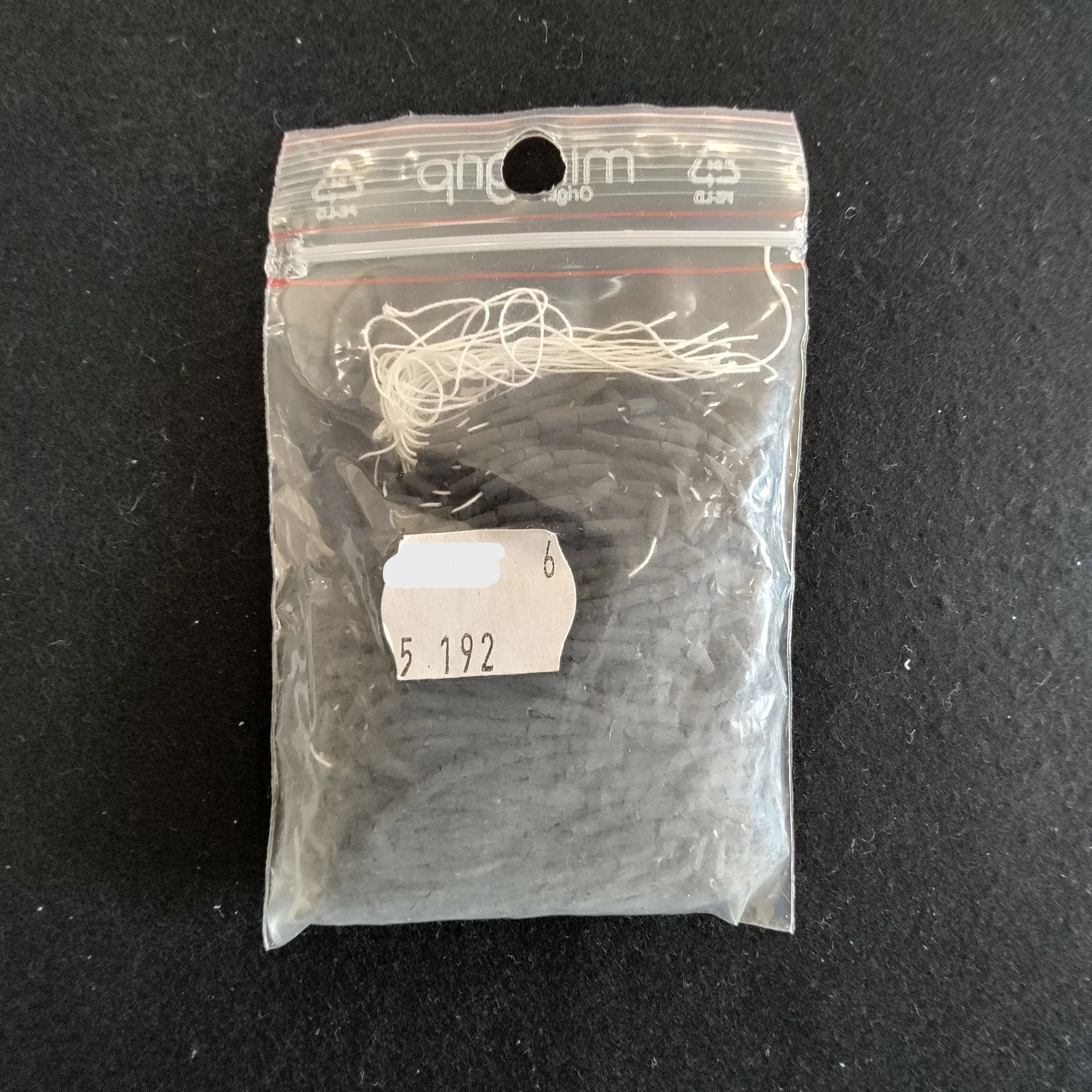Perles tubes noir mat 5 192/6