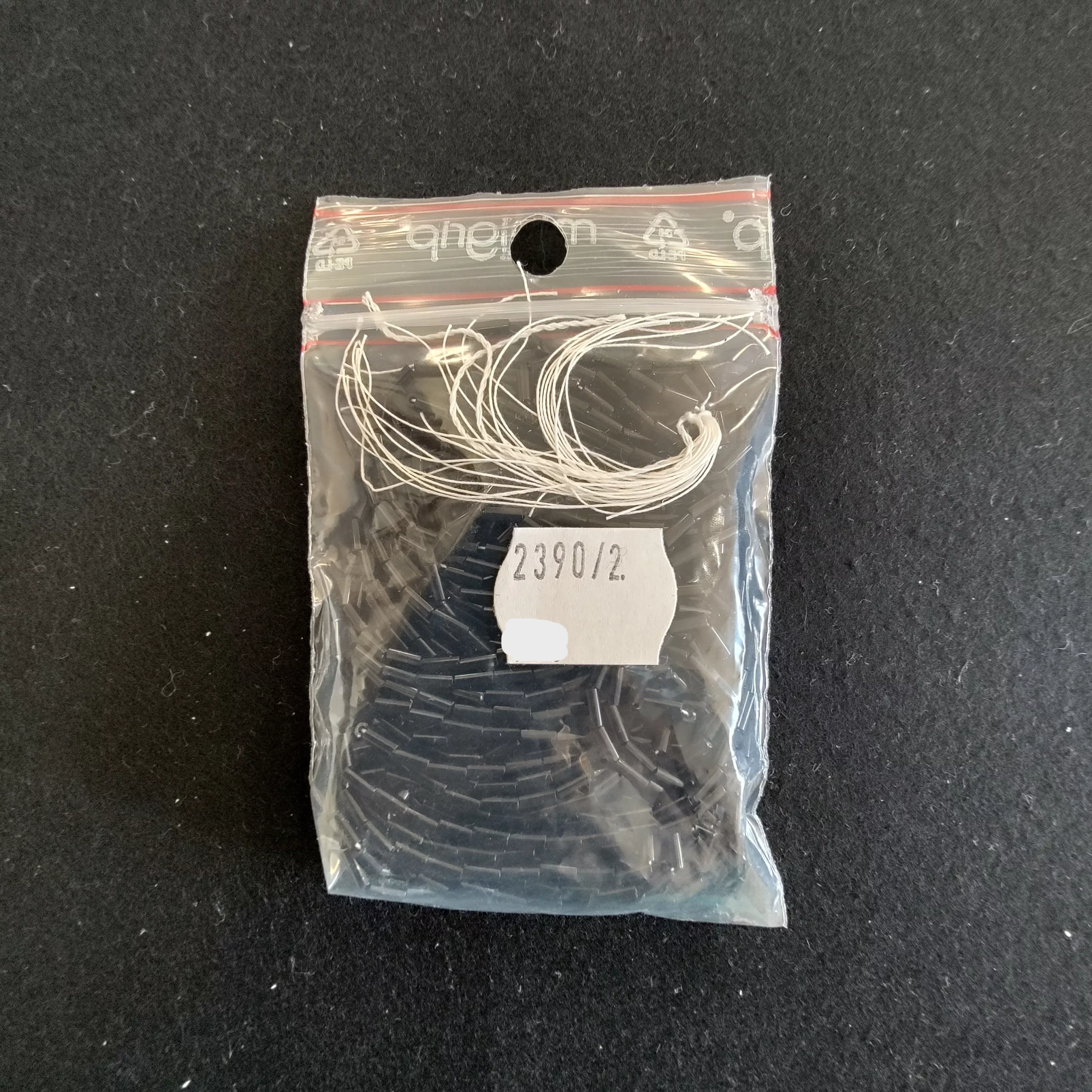 Perles tubes noir 2390/2