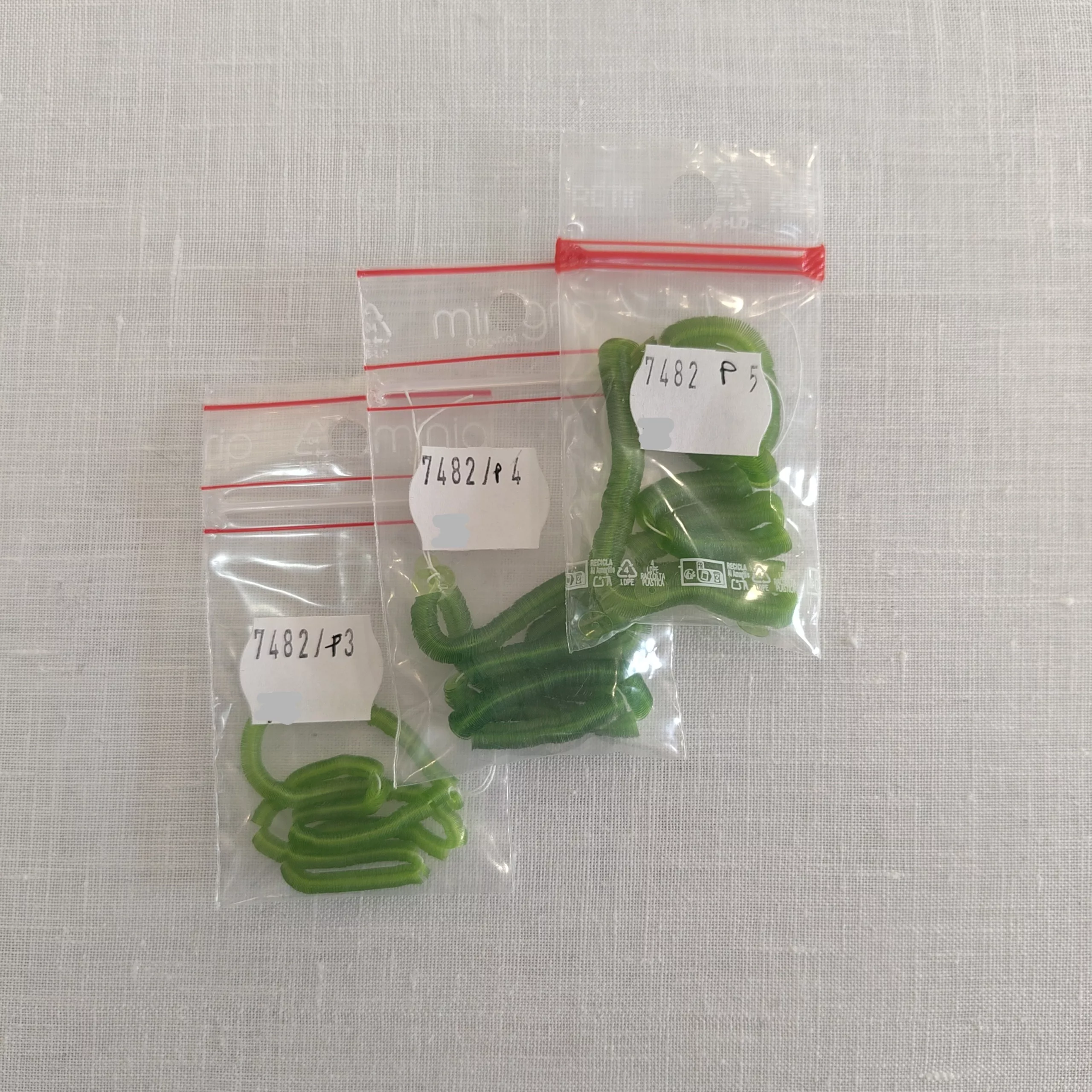 Paillettes vert transparent 7482