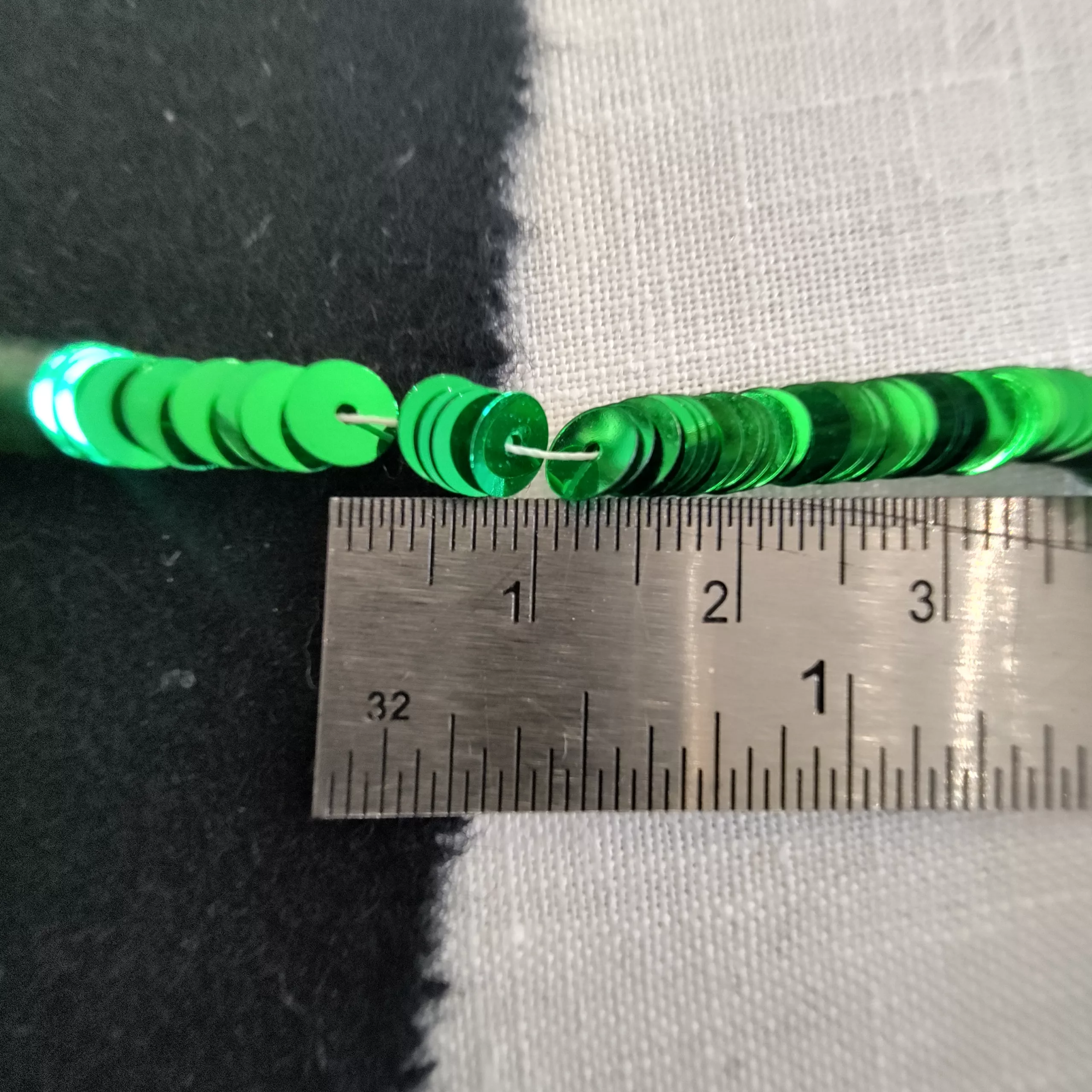 Paillettes vert brillant 7031