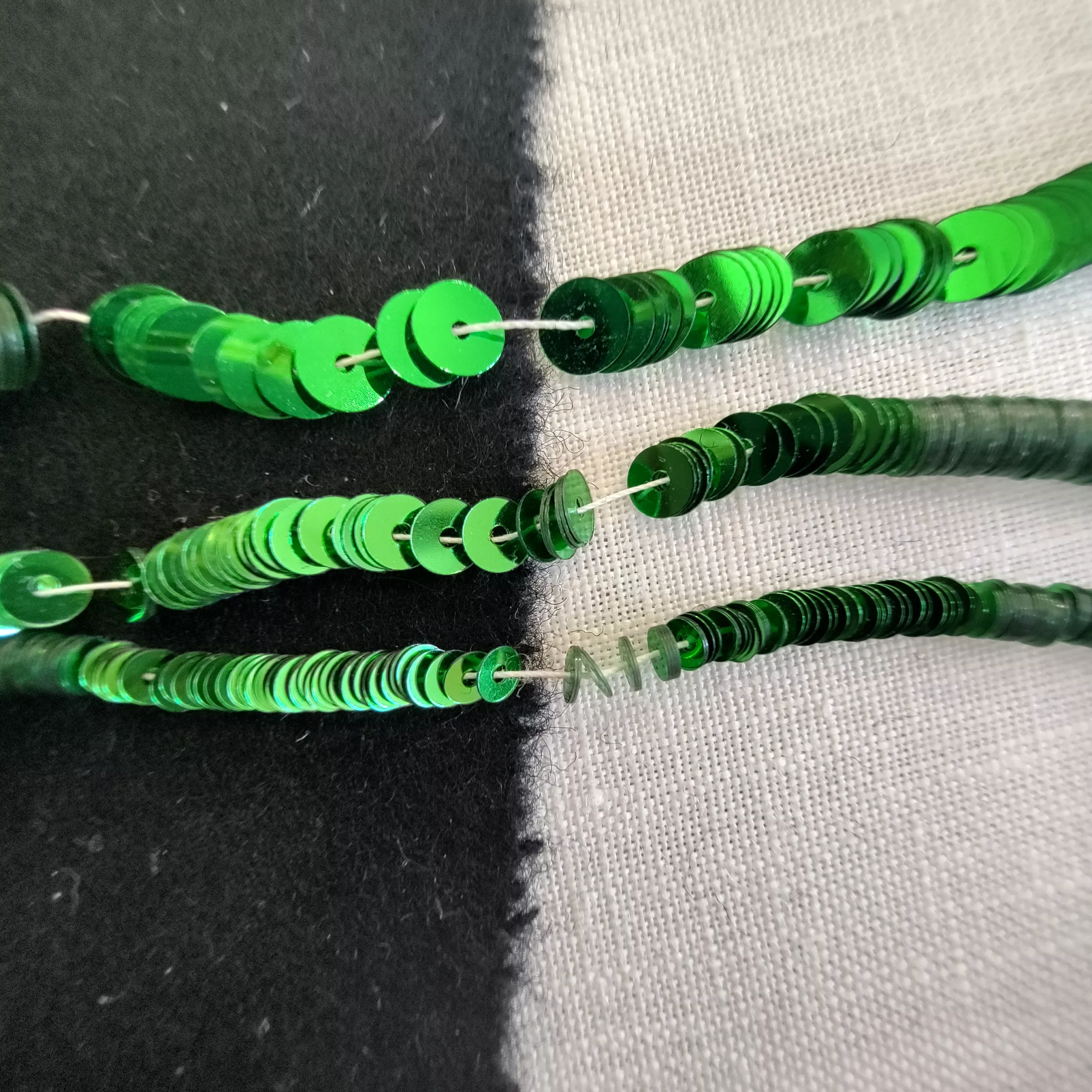 Paillettes vert brillant 7031