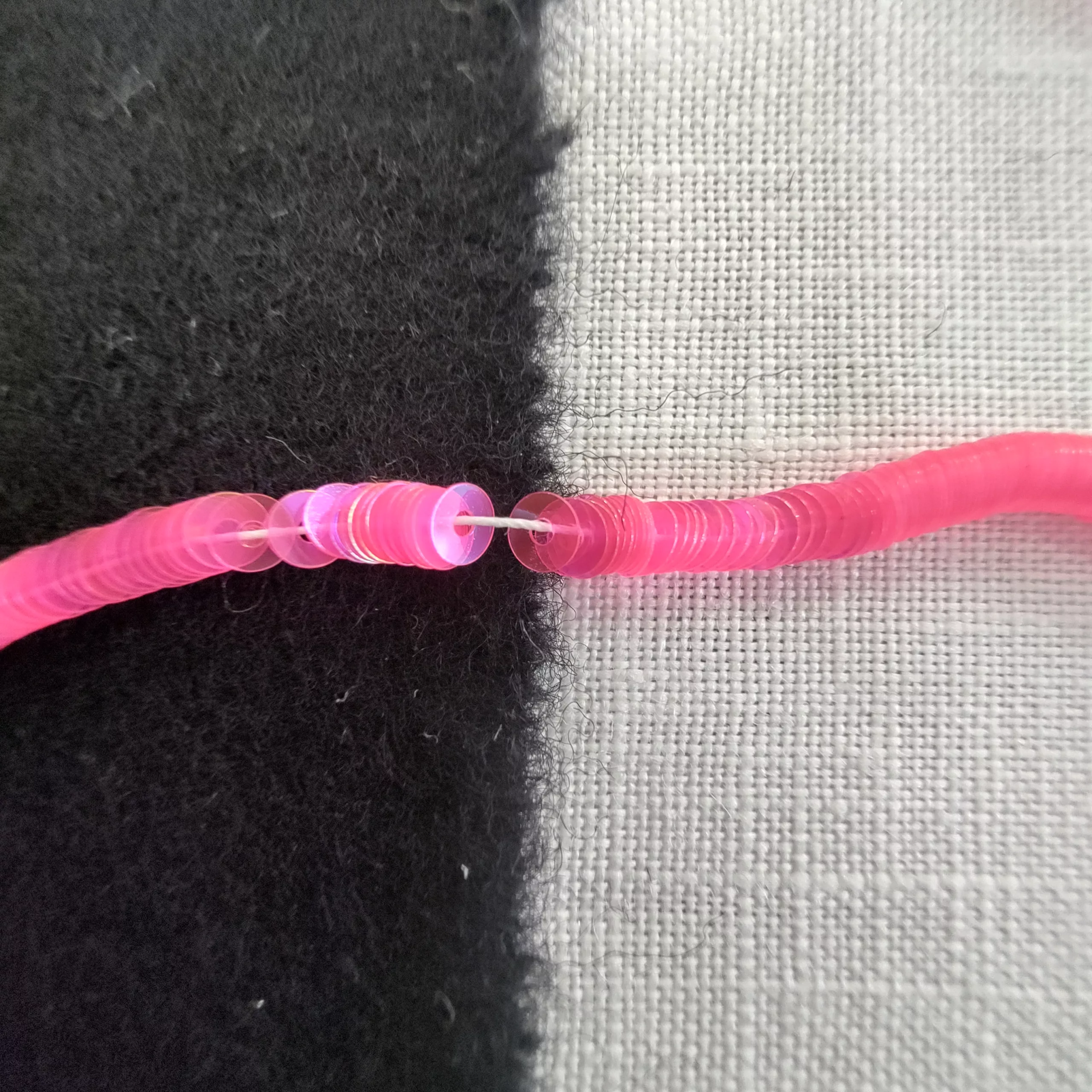 Paillettes rose transparent 116