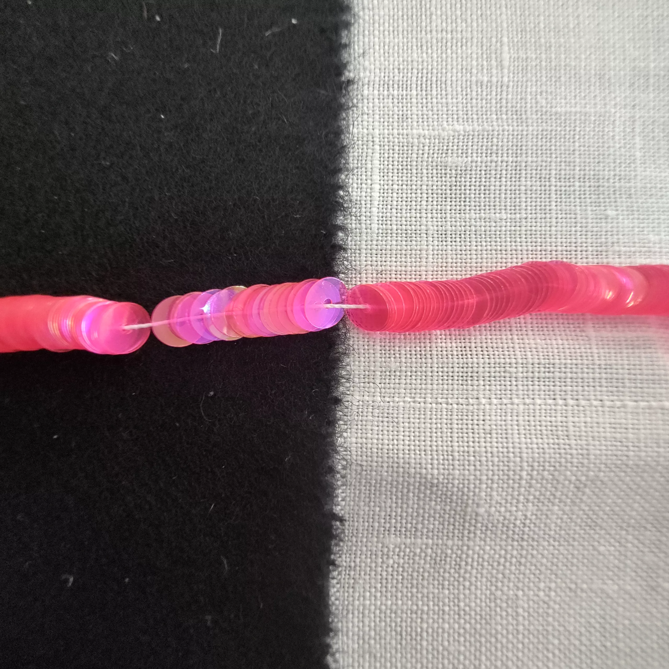 Paillettes rose transparent 116
